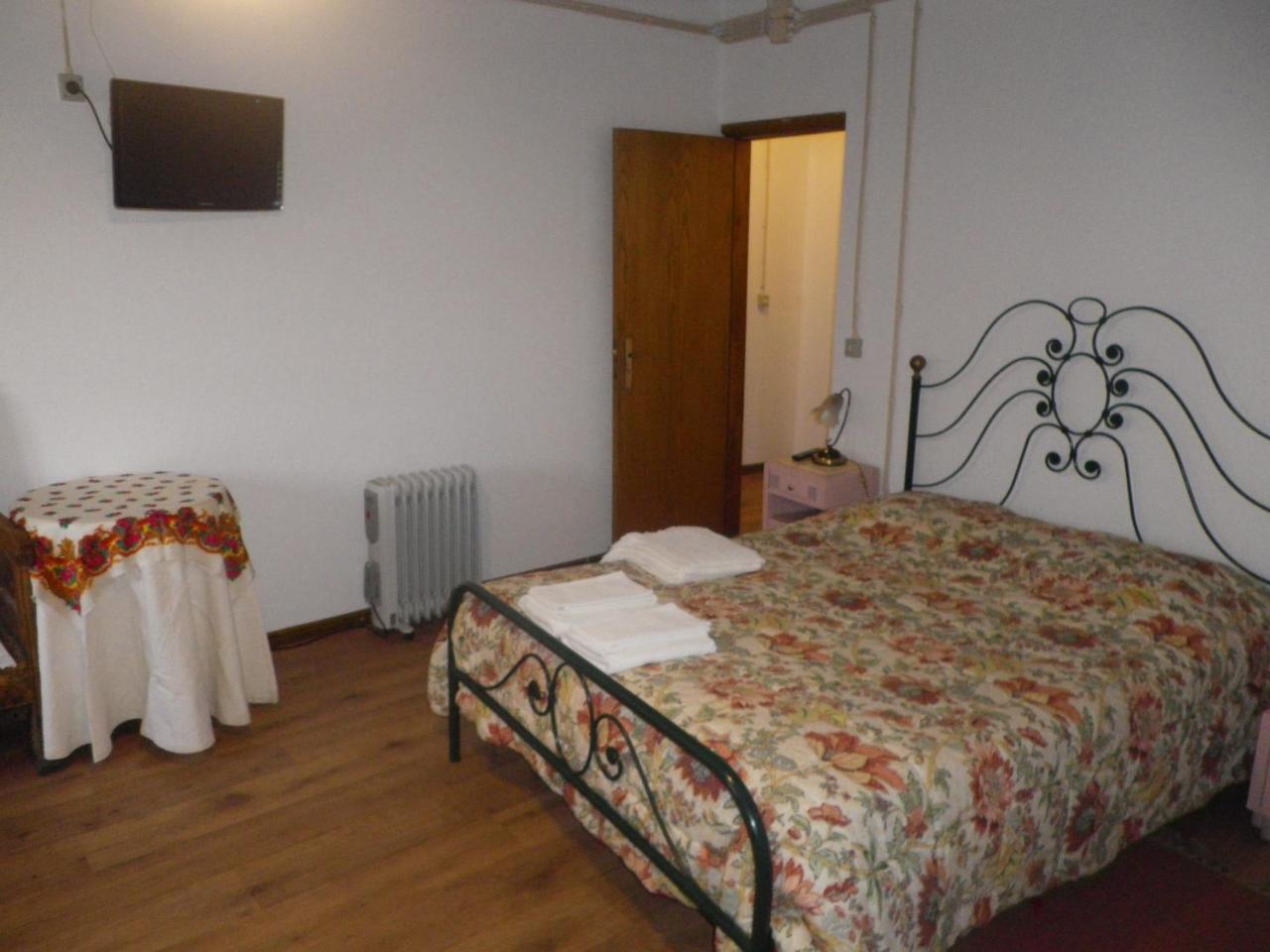 Casa Da Bica Gondesende Guest House บรากันซา ภายนอก รูปภาพ